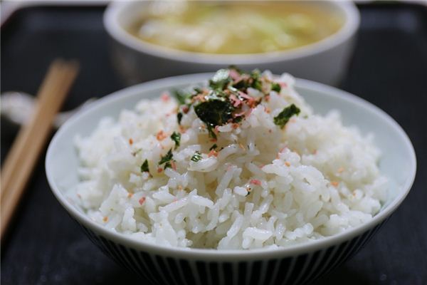 梦见吃米饭是什么预兆